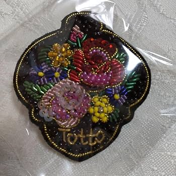 Amazon.co.jp: 「黒柳徹子 田川啓二」フラワーのブローチ